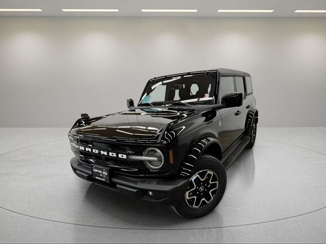 2026 Ford Bronco Outer Banks in Shadow Black — front three-quarter view